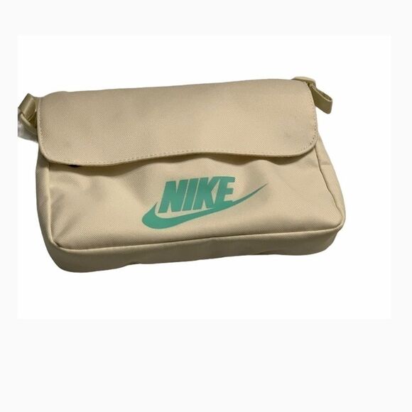Nike Sportswear Revel Futura 365 Crossbody Bag - Picture 2 of 7